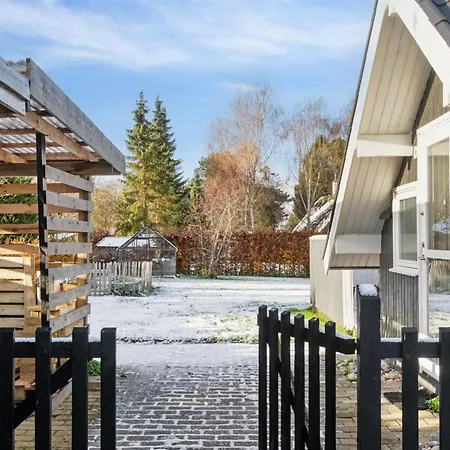 Janik - 1-3km From The Sea By Interhome *