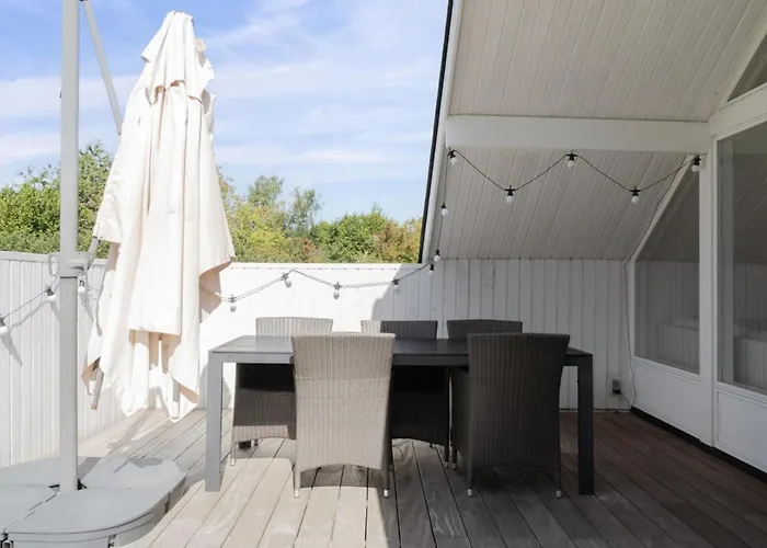 Janik - 1-3km From The Sea By Interhome *